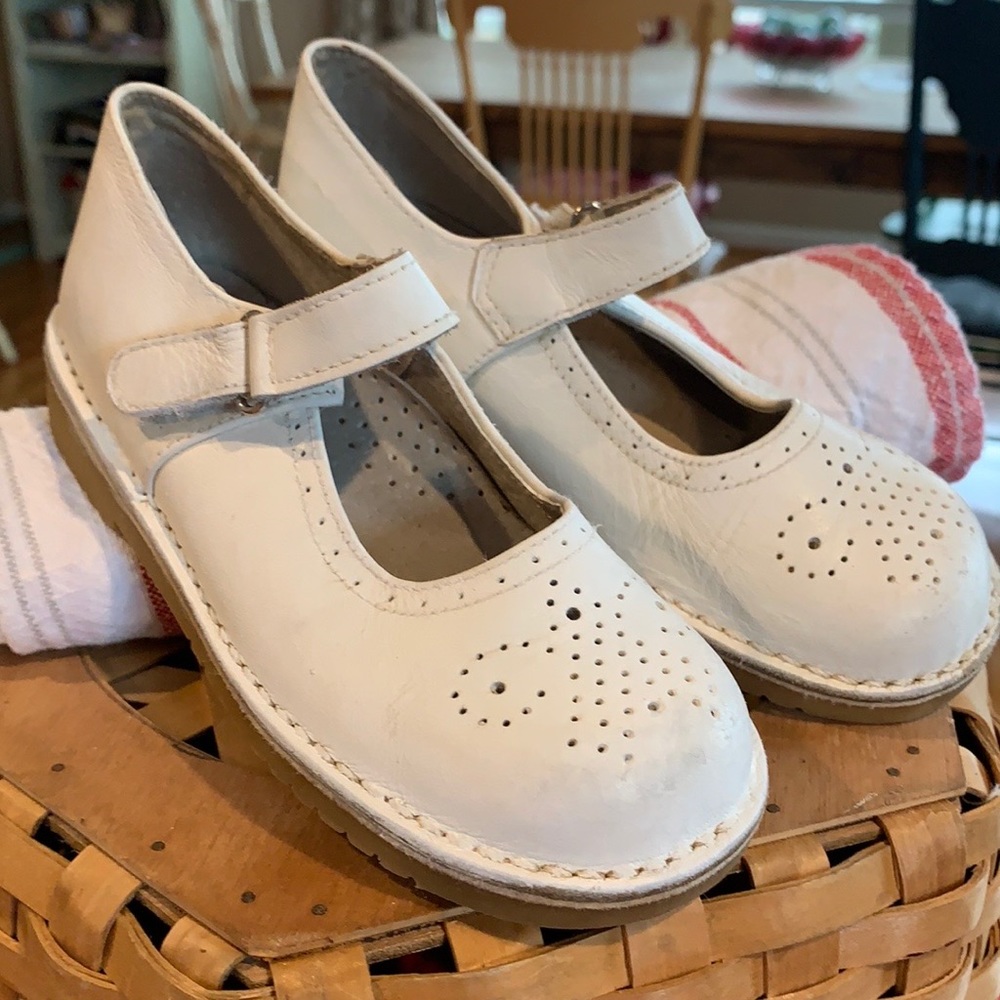 Little girl’s boutique leather Mary Jane shoes, SZ 11 “Nina Doll”